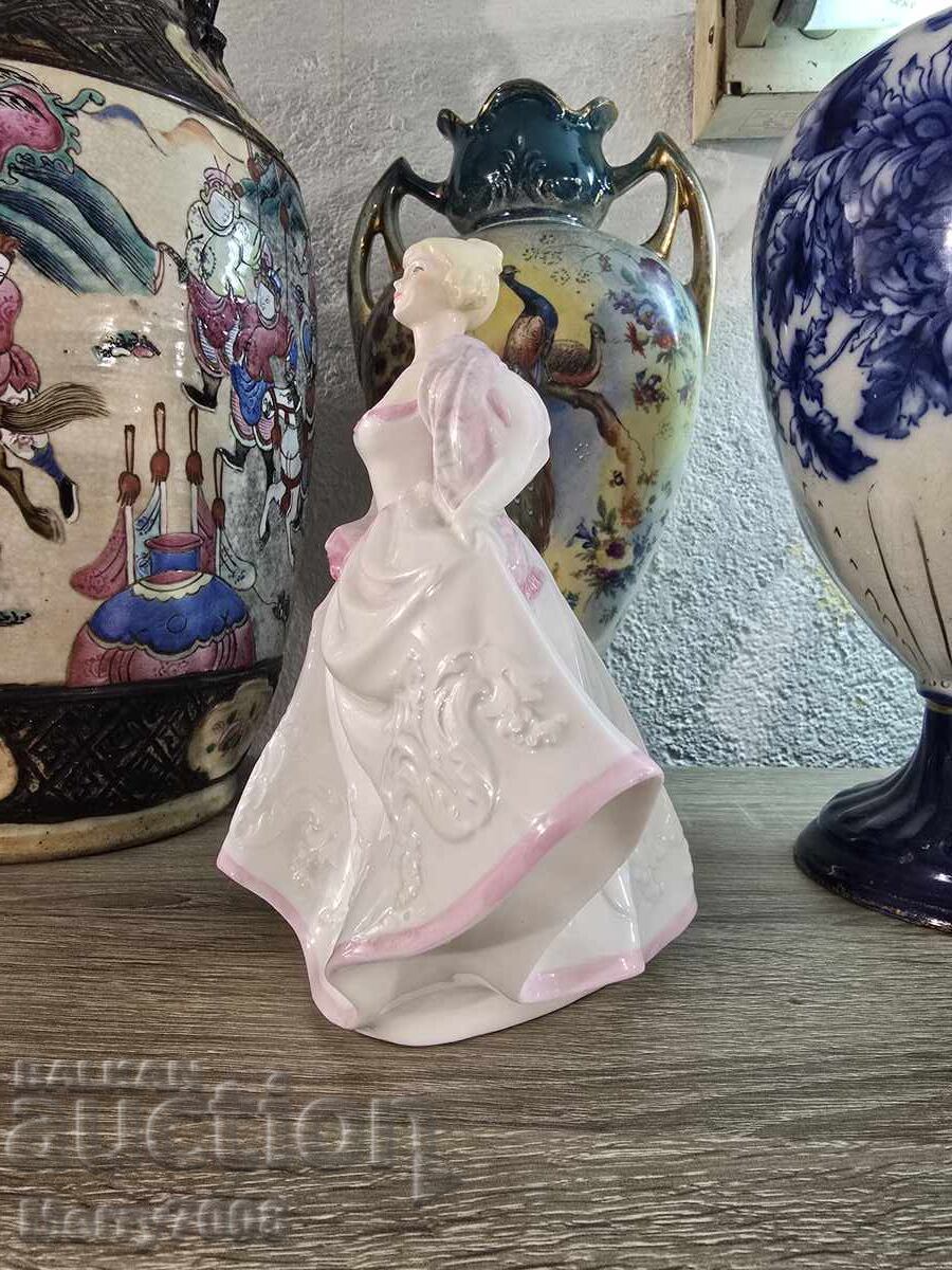 Delivery of Coalport – one of the oldest and most prestigious factories!