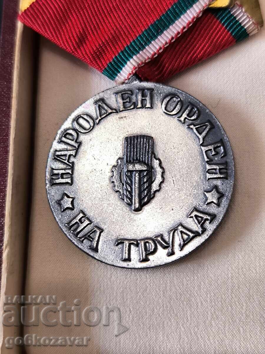 Livrarea ORDINUL NAȚIONAL AL MUNCII BRONZ CU CUTIE