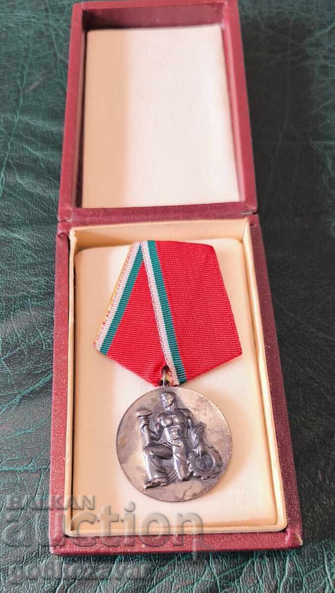 ORDINUL NAȚIONAL AL MUNCII BRONZ CU CUTIE