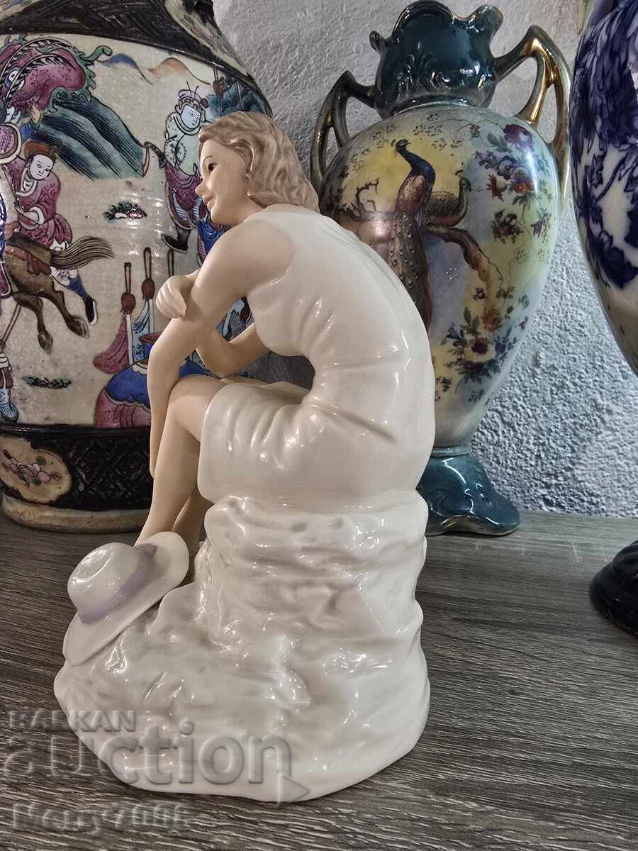 Figurină de colecție din porțelan „Rachel” – Regal Collection cu preț € 35.00 | 68.45 BGN Figurină de colecție din porțelan „Rachel” – Regal Collection cu preț € 35.00 | 68.45 BGN