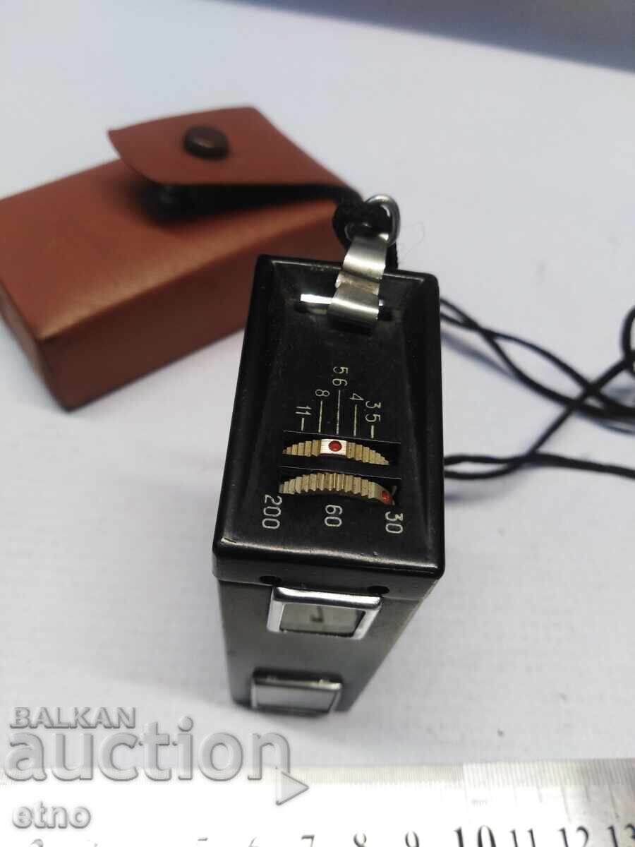 Δημοπρασία ΠΑΛΙΑ ΦΩΤΟΓΡΑΦΙΚΗ ΜΗΧΑΝΗ "ΚΙΕΒ 30" ΜΕ ΘΗΚΗ