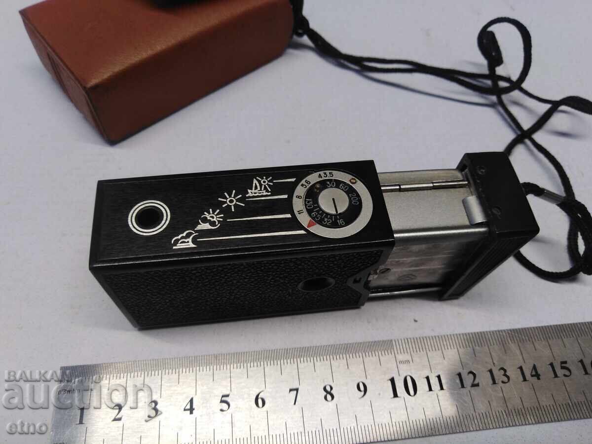 Παράδοση ΠΑΛΙΑ ΦΩΤΟΓΡΑΦΙΚΗ ΜΗΧΑΝΗ "ΚΙΕΒ 30" ΜΕ ΘΗΚΗ