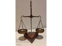 Стара бижутерска везна