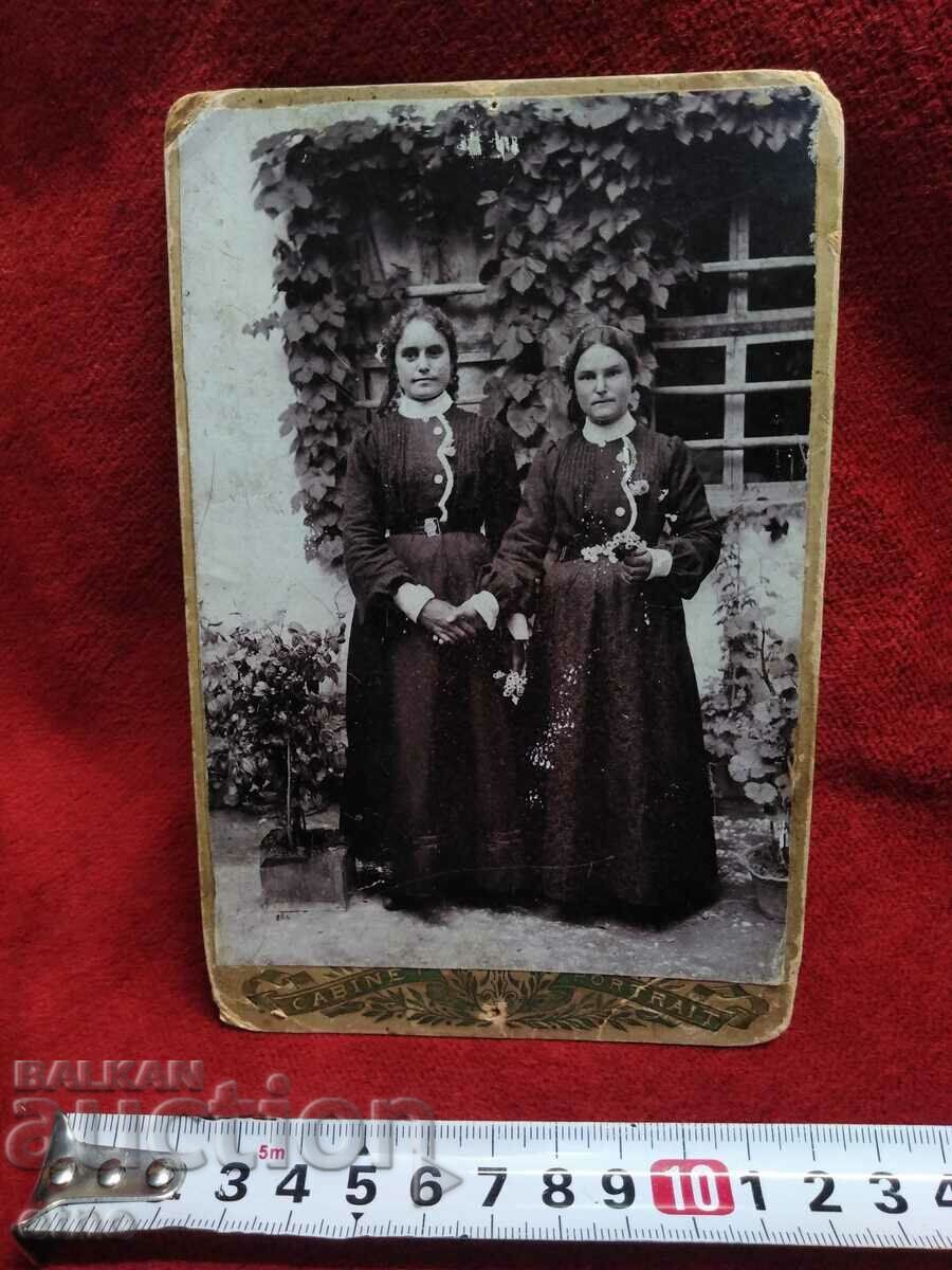 ROYAL PHOTO, CARDBOARD-PLOVDIV, COSTUME