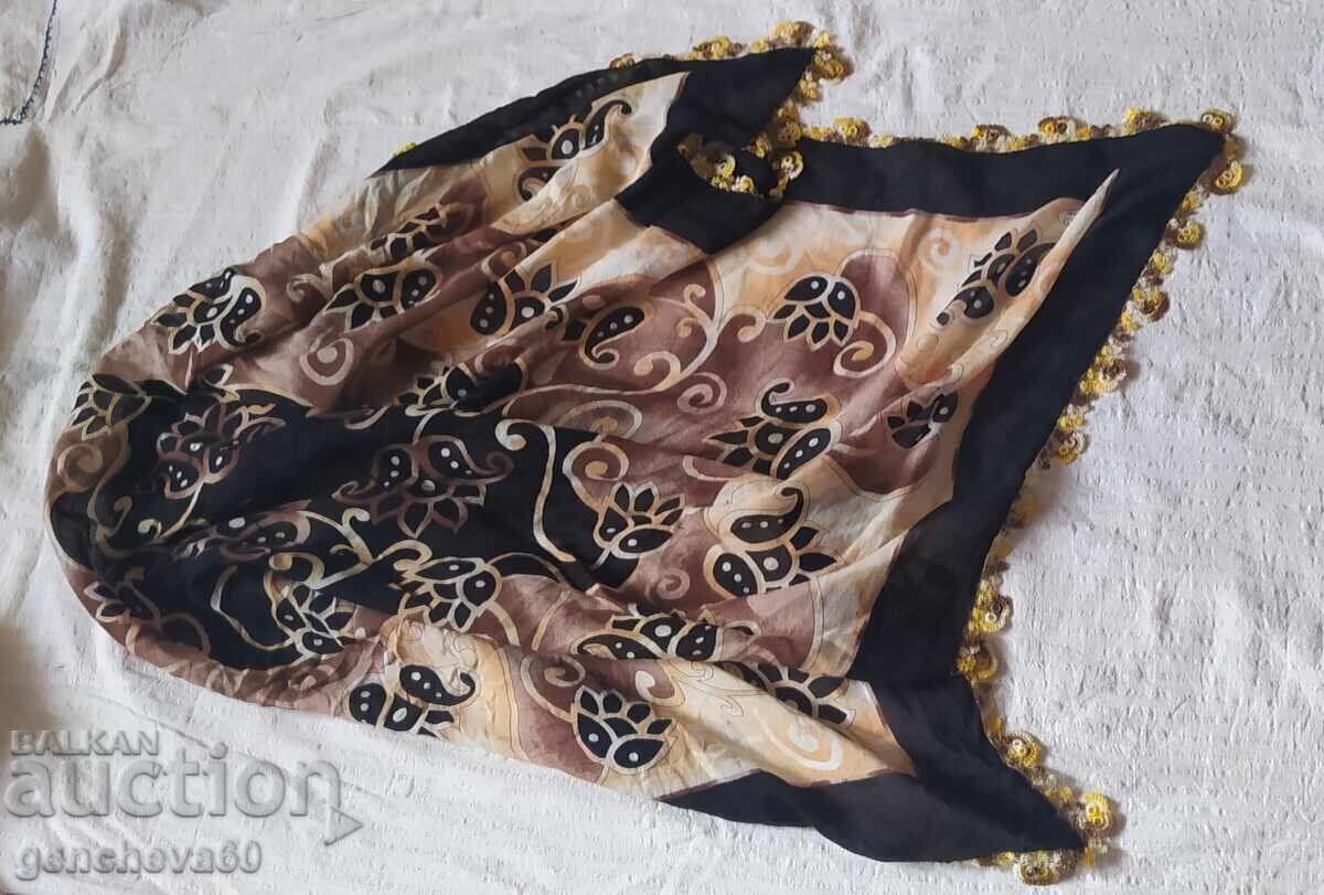 Square headscarf with needle lace - 6