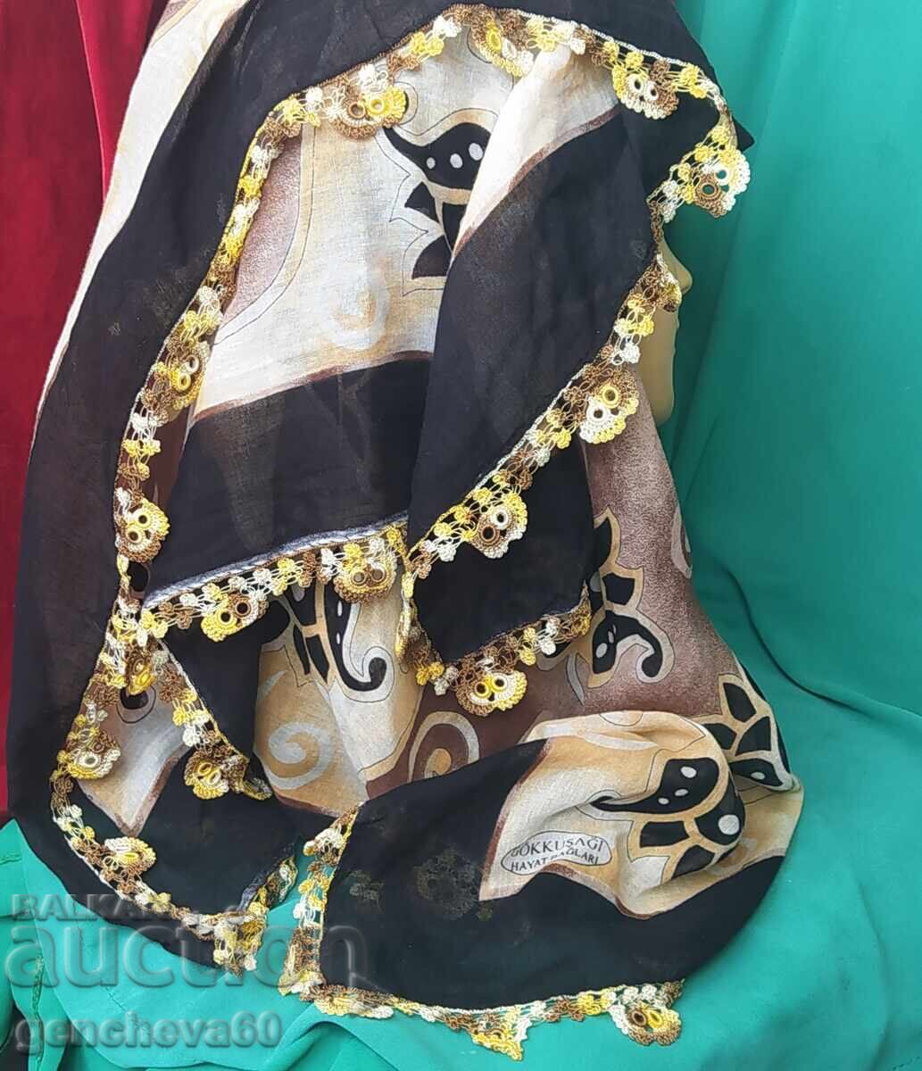 Square Turkish headscarf with needle lace