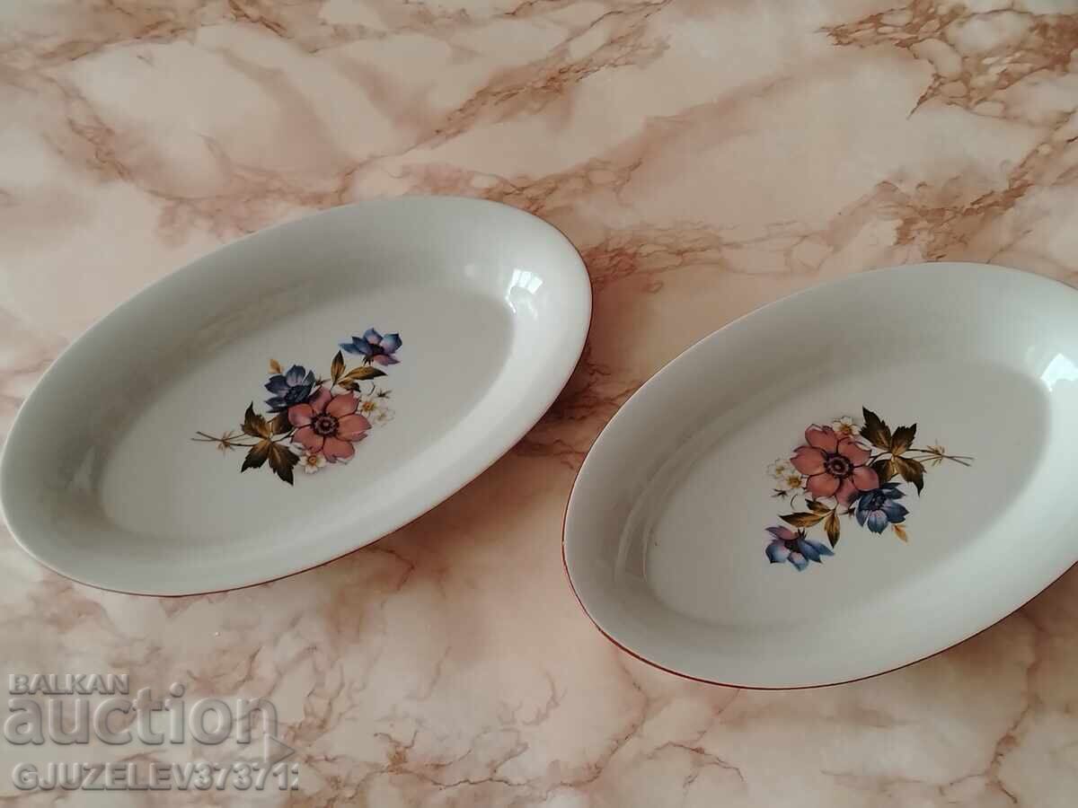 Licitație Set de masă bulgăresc din porțelan alb cu flori și