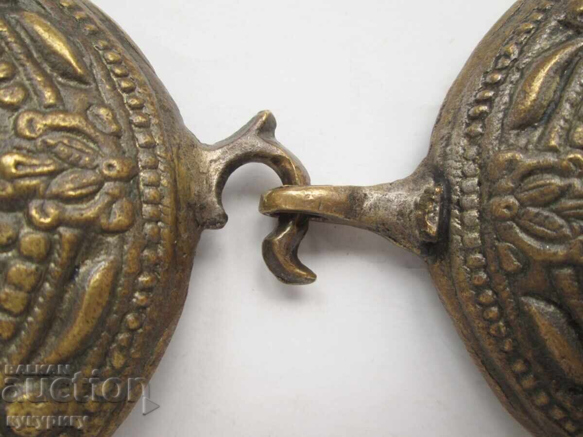 Доставка на Стари красиви бронзови пафти за колан на народна носия Доставка на Стари красиви бронзови пафти за колан на народна носия