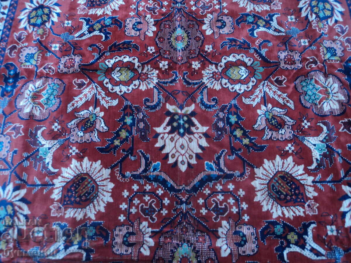 Аукцион Персийски килим.