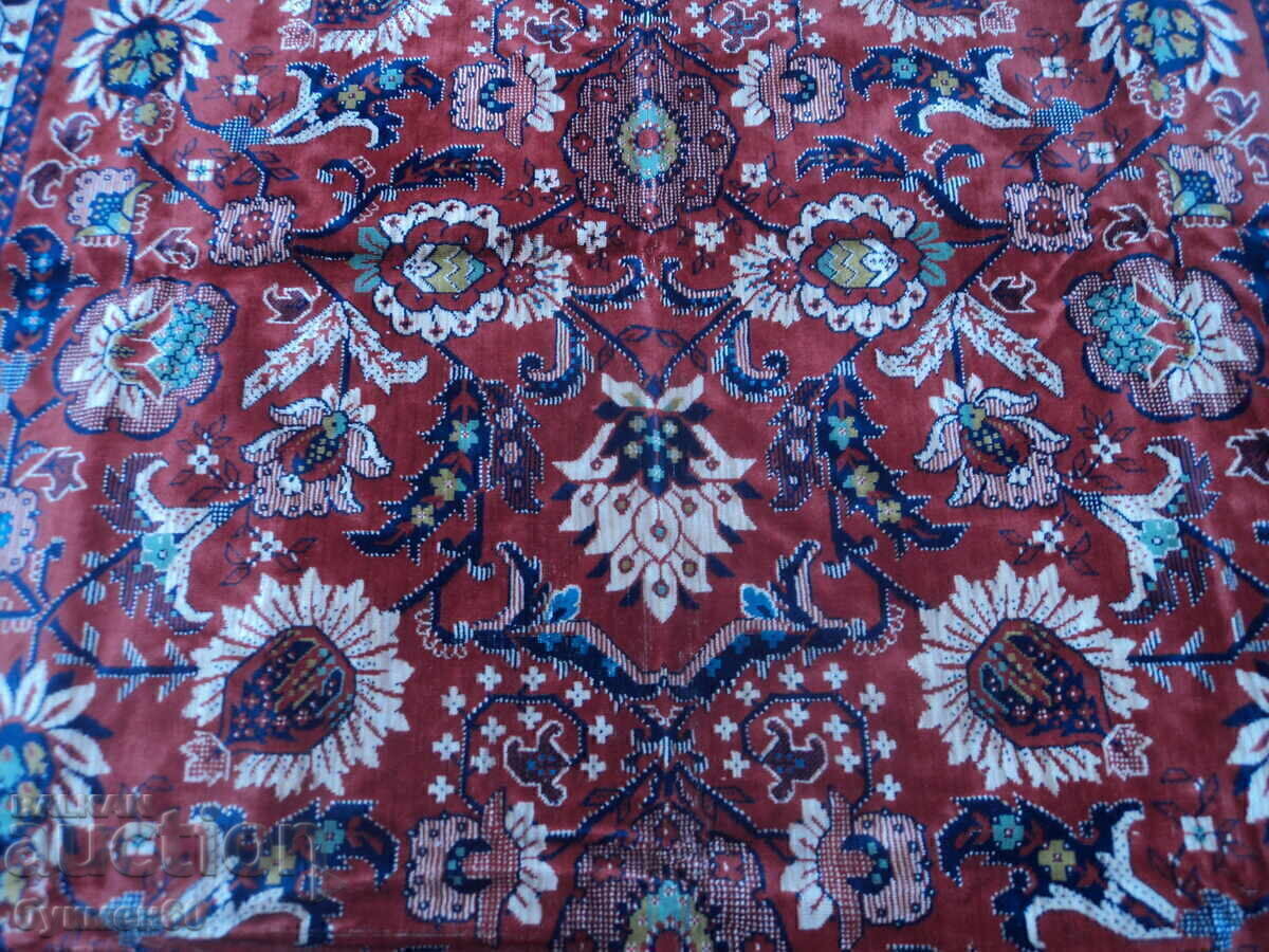 Auction  Plush tablecloth