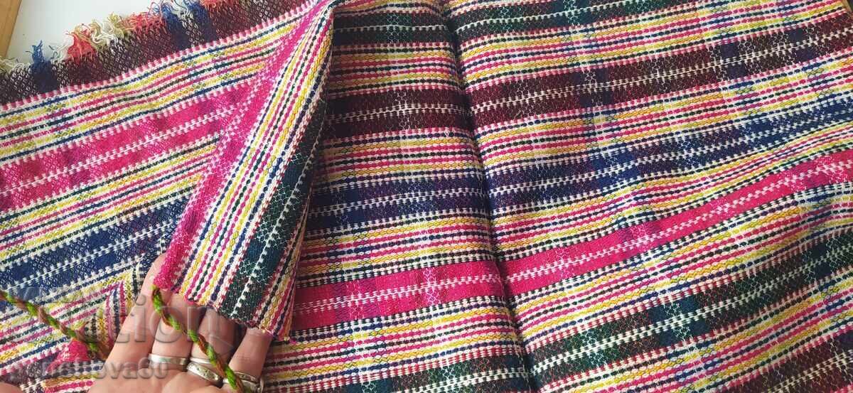 Șorț țesut colorat din zestre cu preț € 12.00 | 23.47 BGN