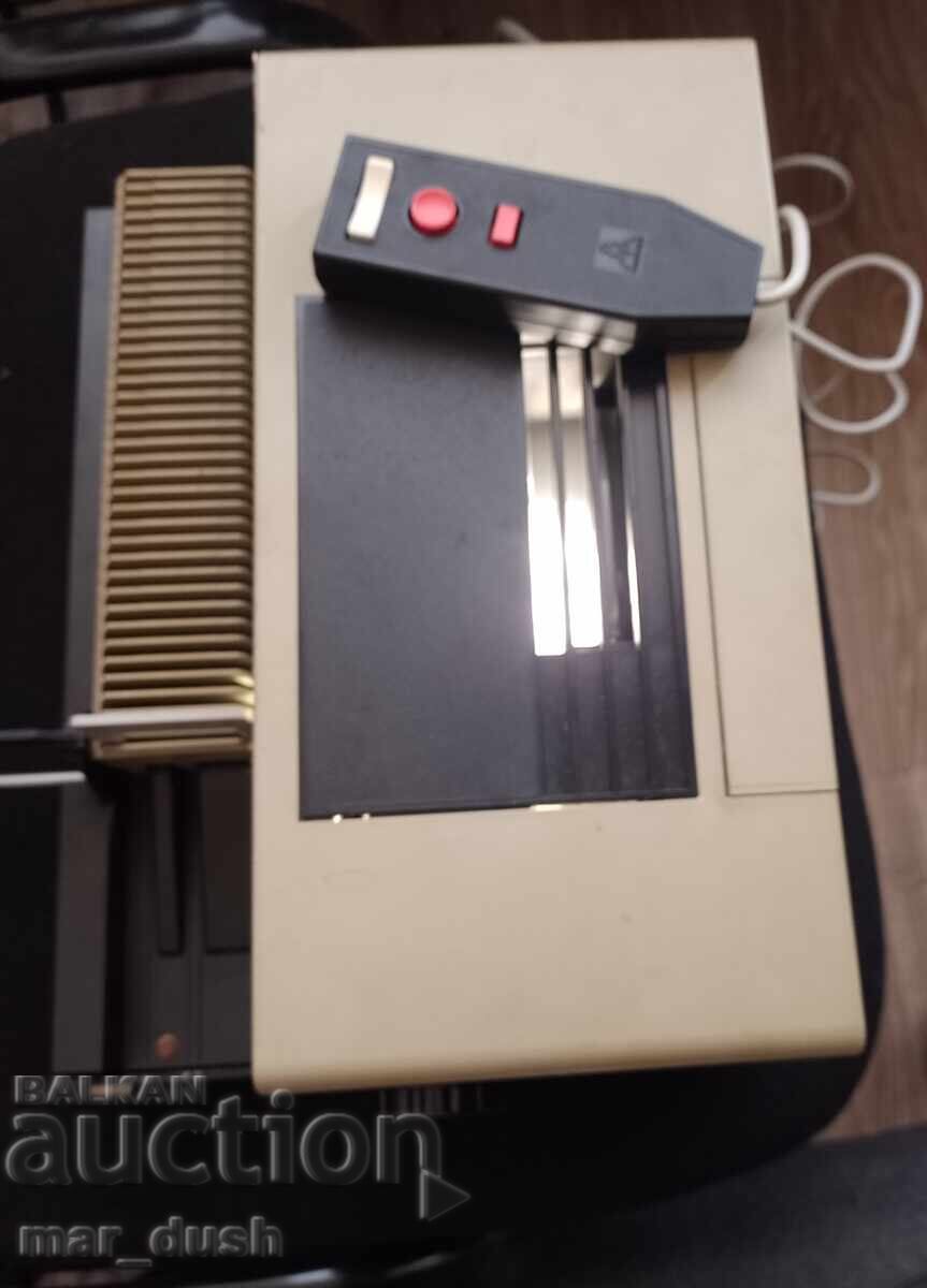 Licitație Proiector de diapozitive Pentagon AV 100