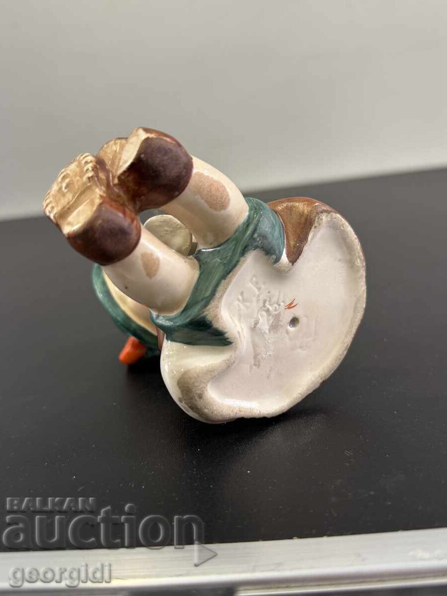 Порцеланова фигура касичка Goebel Hummel. №8089 - 7