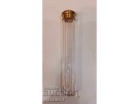 Sticlă veche din cristal cu capac metalic