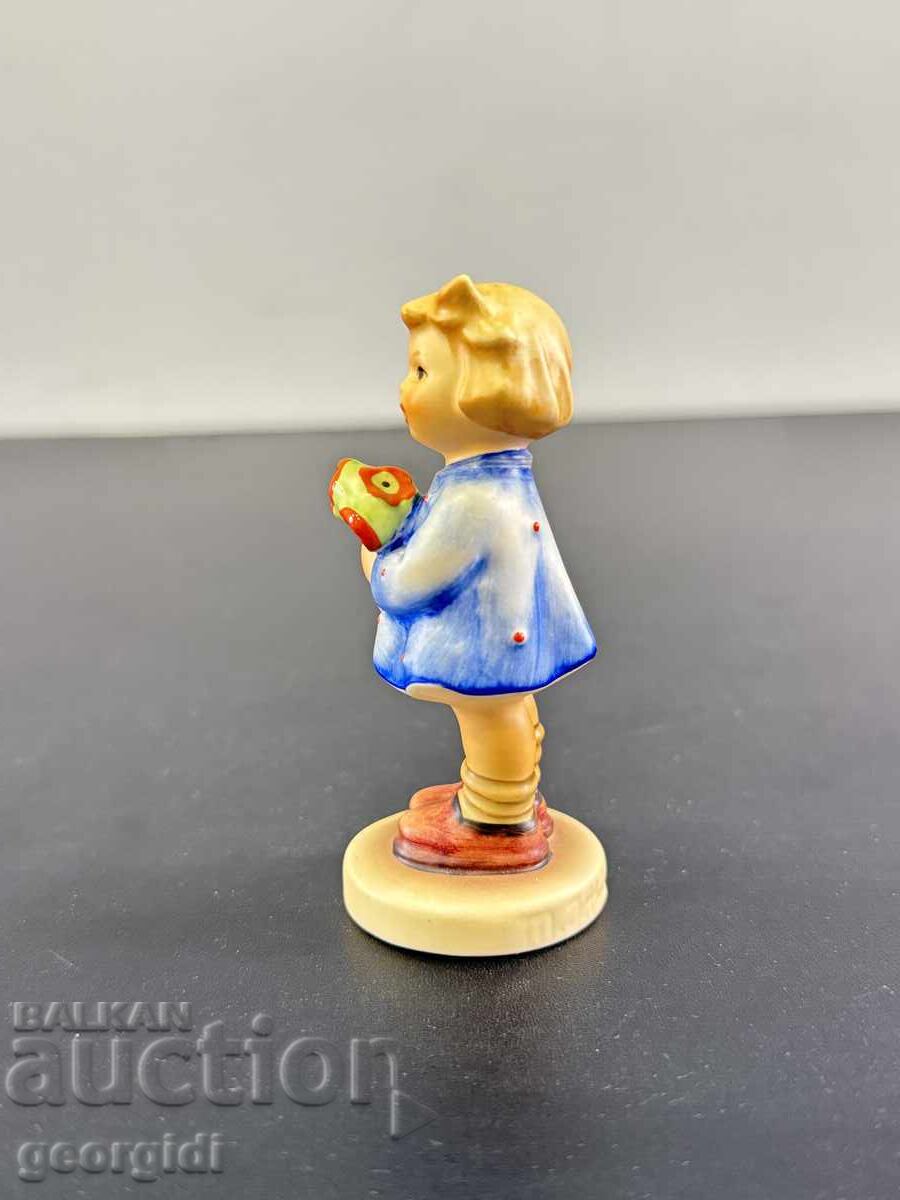 Licitație Figurină din porțelan - Goebel Hummel. Nr. 8090