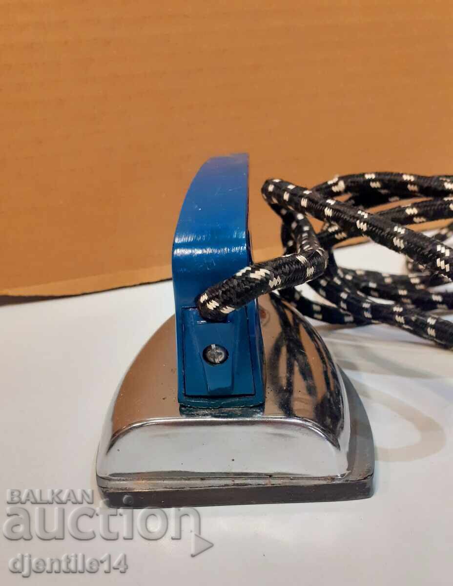 Licitație Fier de călcat mic nou funcțional