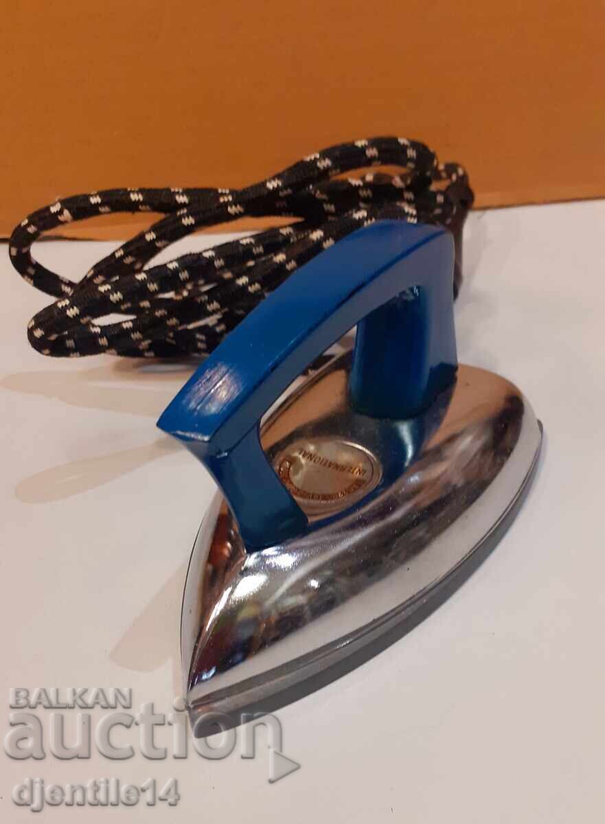Fier de călcat mic nou funcțional