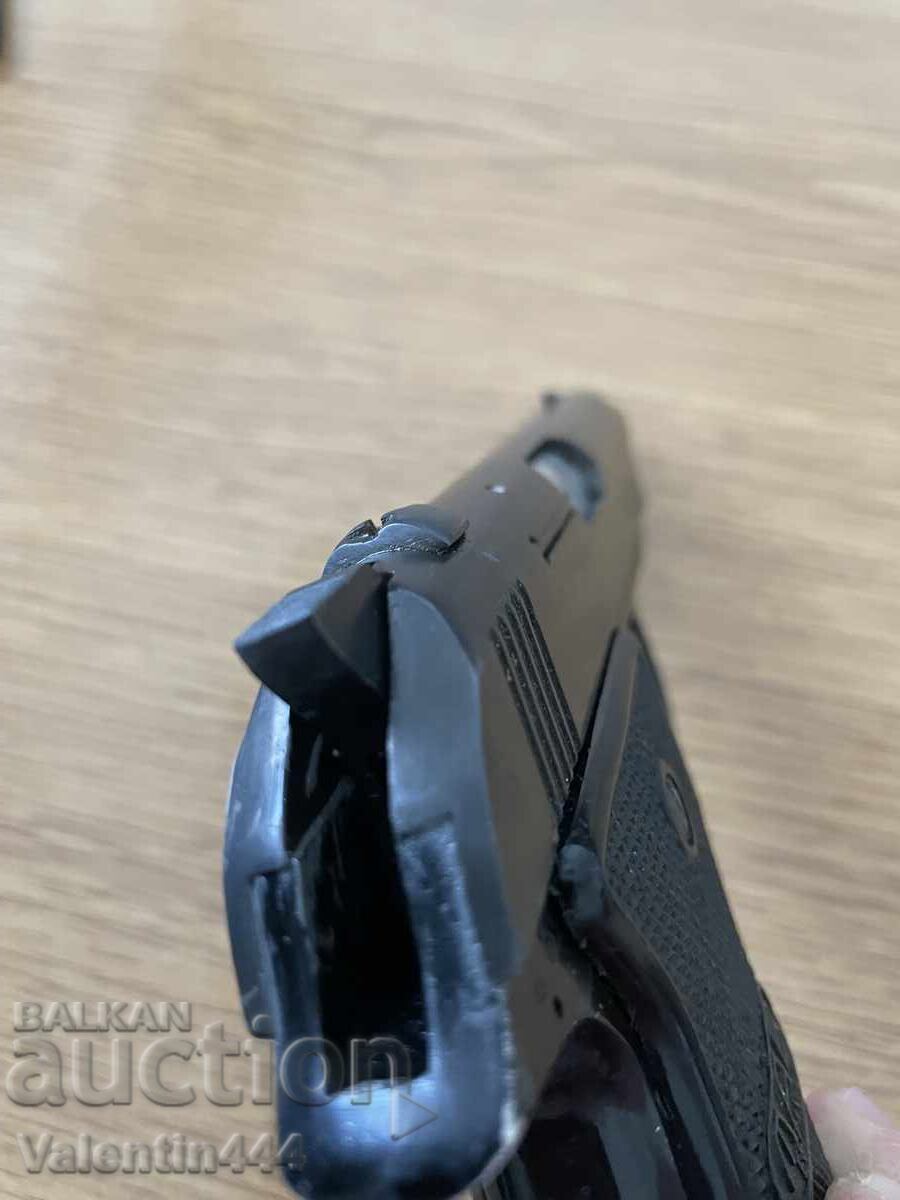 Доставка на ПИСТОЛЕТ  "МАБ", кал. 6,35мм   -  ДЕАКТИВИРАН/ОБЕЗОПАСЕН