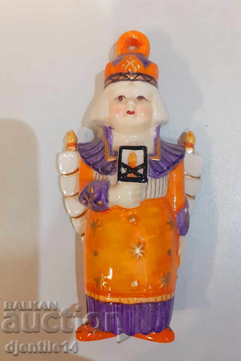 Livrarea Figurină din porțelan pentru brad