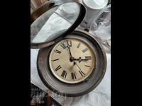 старинен гаров часовник