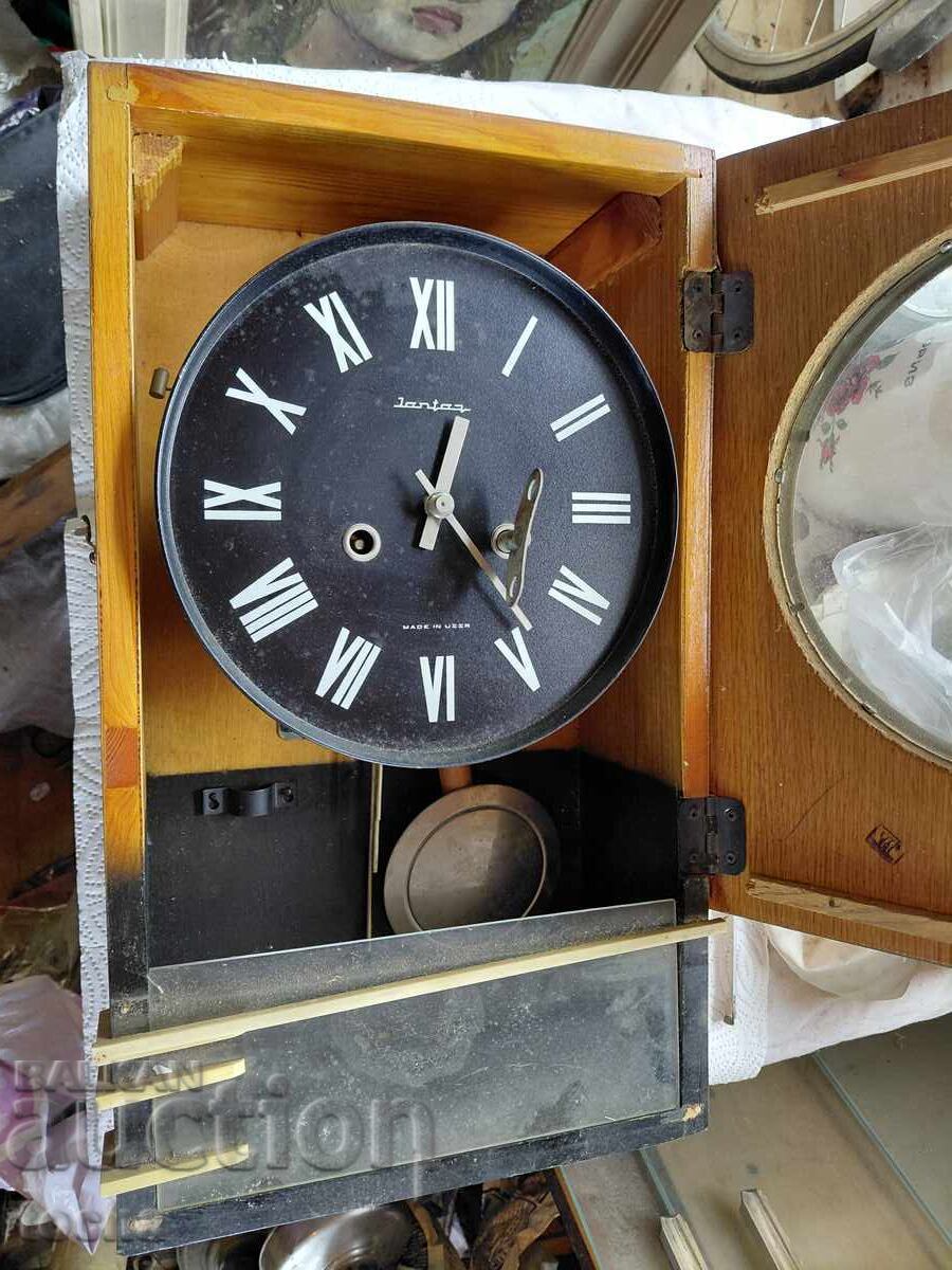 Ceas vechi Iantar, al 3-lea cu preț € 0.01 | 0.02 BGN