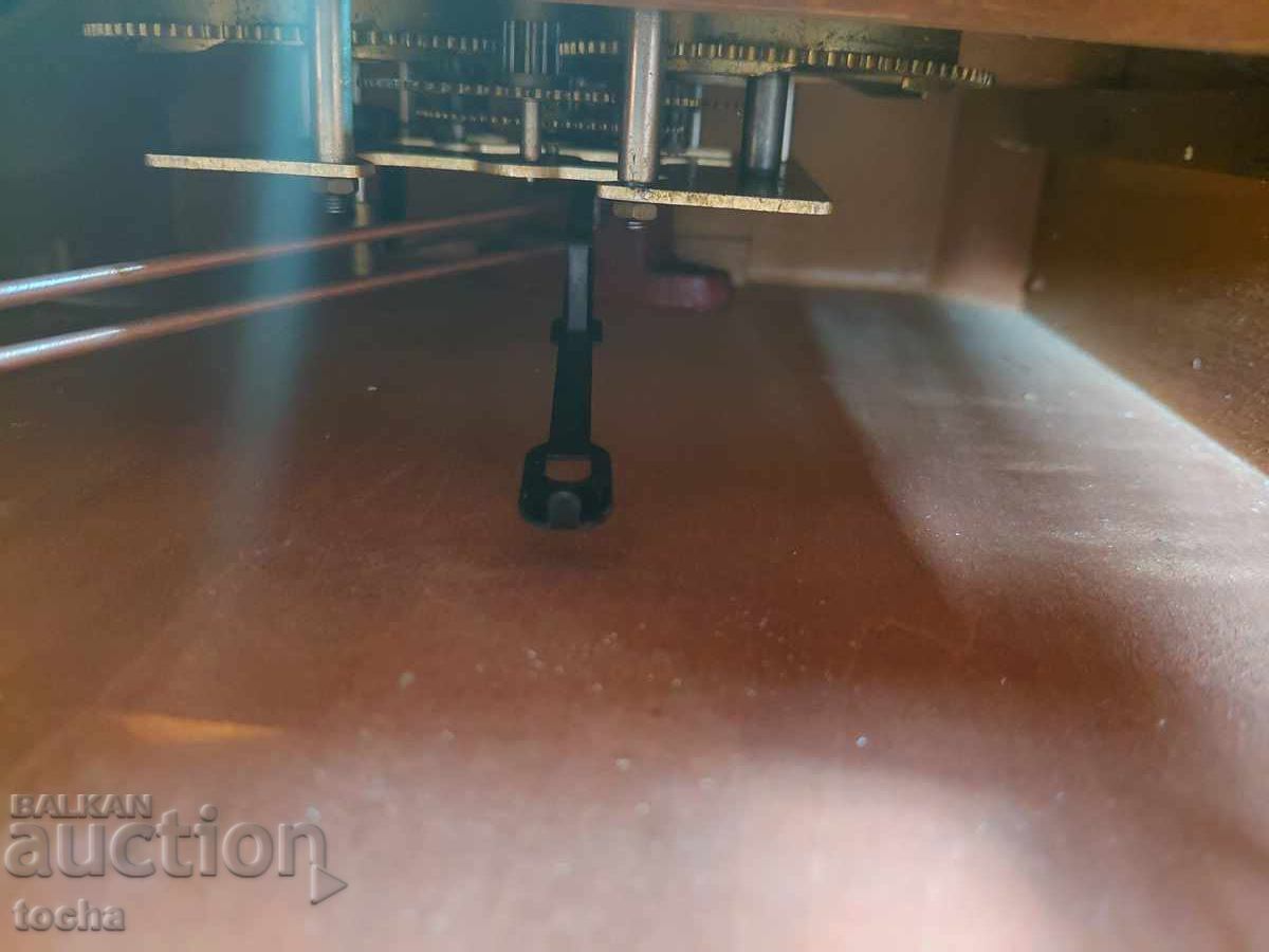 Δημοπρασία Παλιό επιτοίχιο ρολόι Shanghai, σε λειτουργία