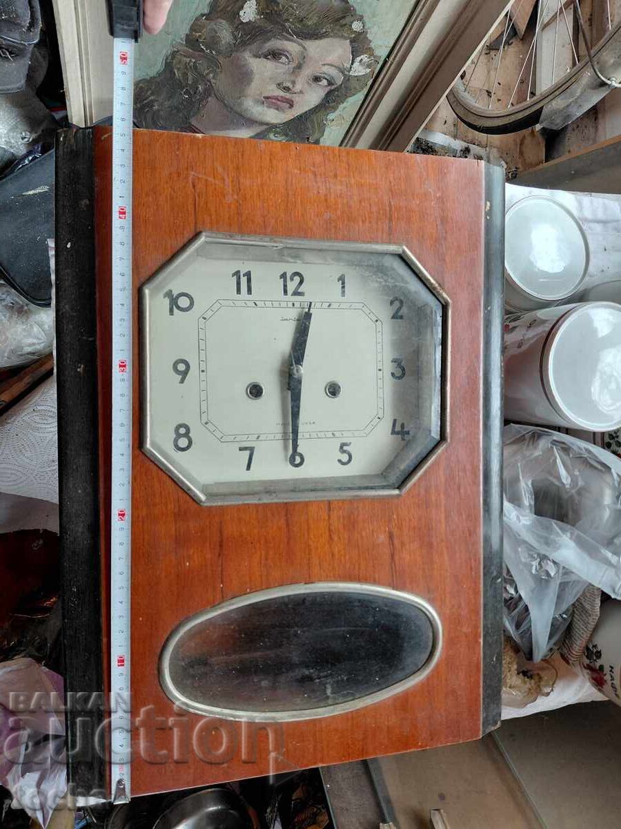 Ceas de perete vechi Iantar, nr. 2 cu preț € 0.01 | 0.02 BGN