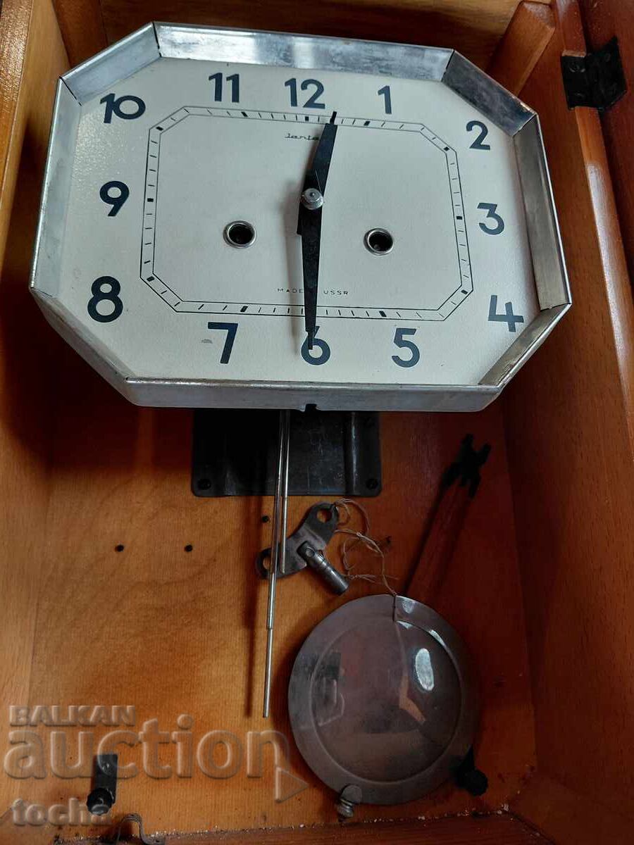 Licitație Ceas de perete vechi Iantar, nr. 2