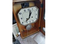 Ceas de perete vechi Iantar, nr. 2