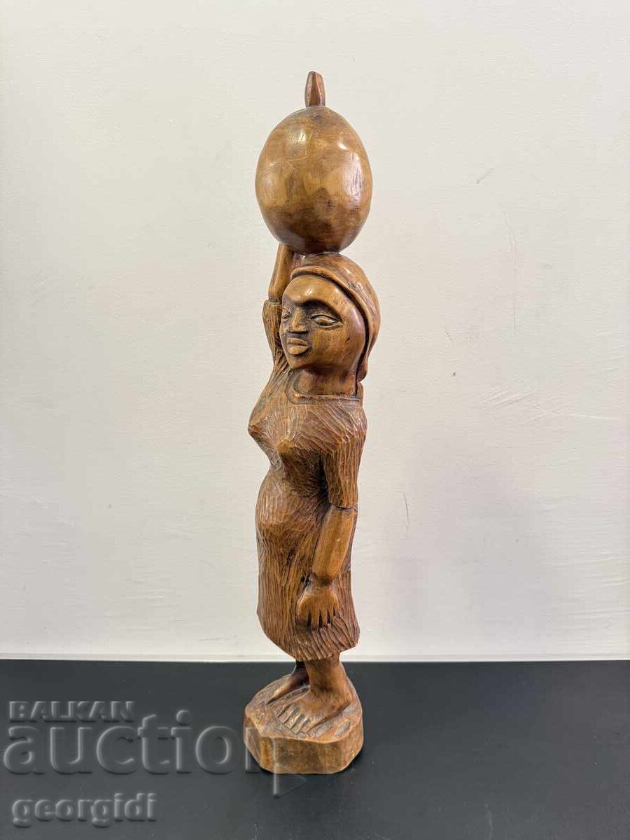 Statuetă africană din lemn sculptată manual. Nr. 8099 cu preț € 68.00 | 133.00 BGN