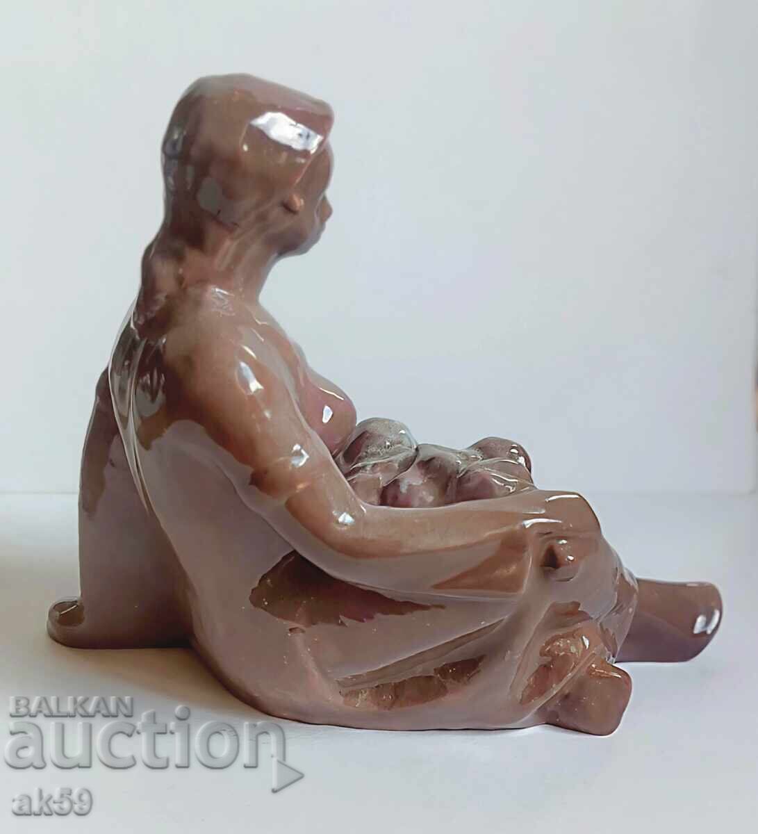 Аукцион "На пазара" - керамика  малка пластика.