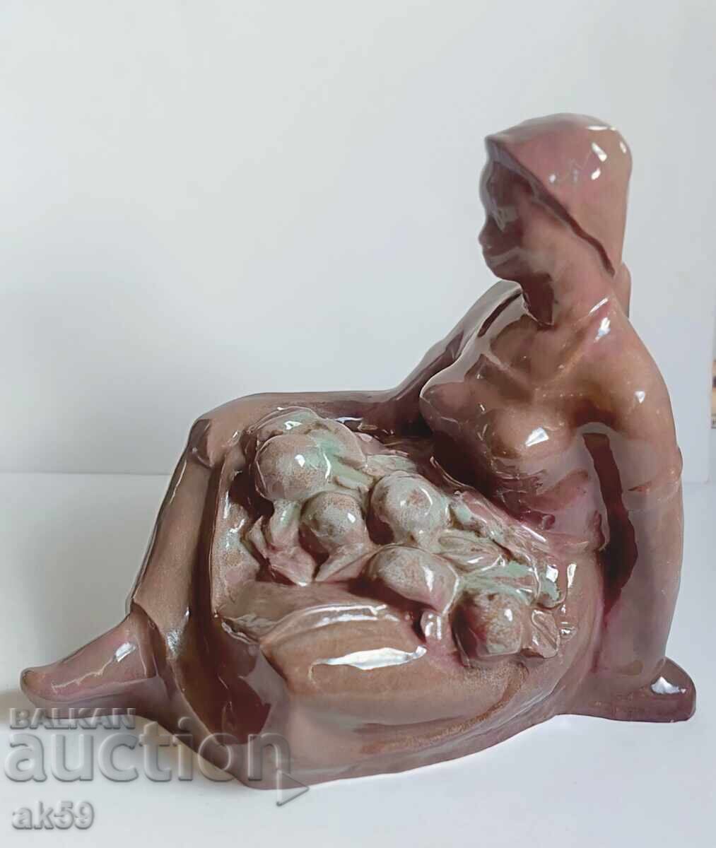 "На пазара" - керамика  малка пластика. - 5