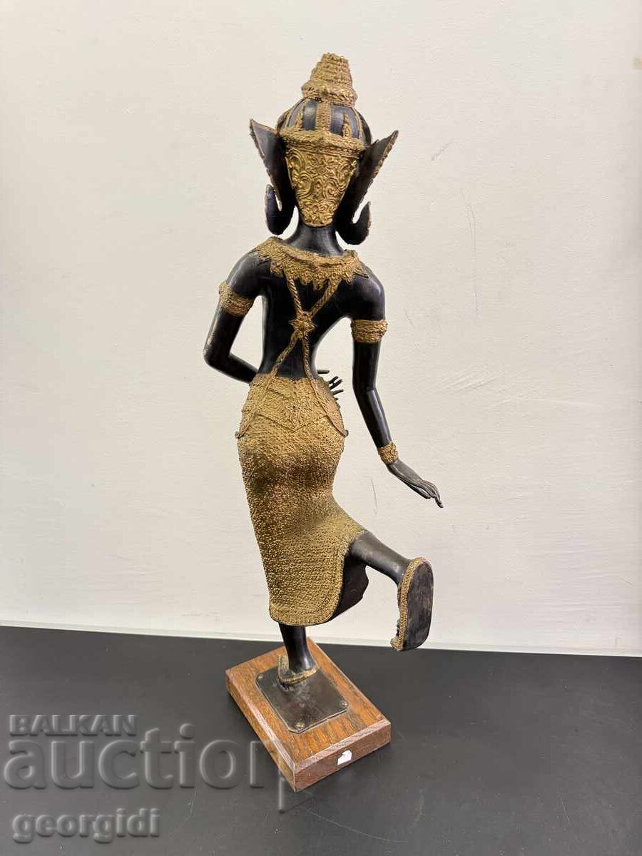 Statuetă mare din bronz reprezentând o „dansatoare de templu” (Tepanom) nr. 81 - 6 Statuetă mare din bronz reprezentând o „dansatoare de templu” (Tepanom) nr. 81 - 6