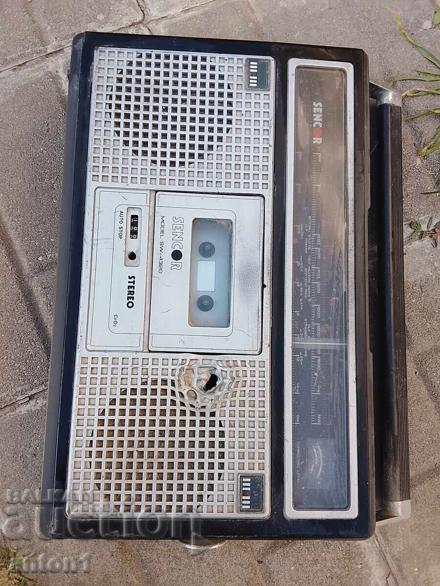 Magnetofon cu preț € 12.00 | 23.47 BGN