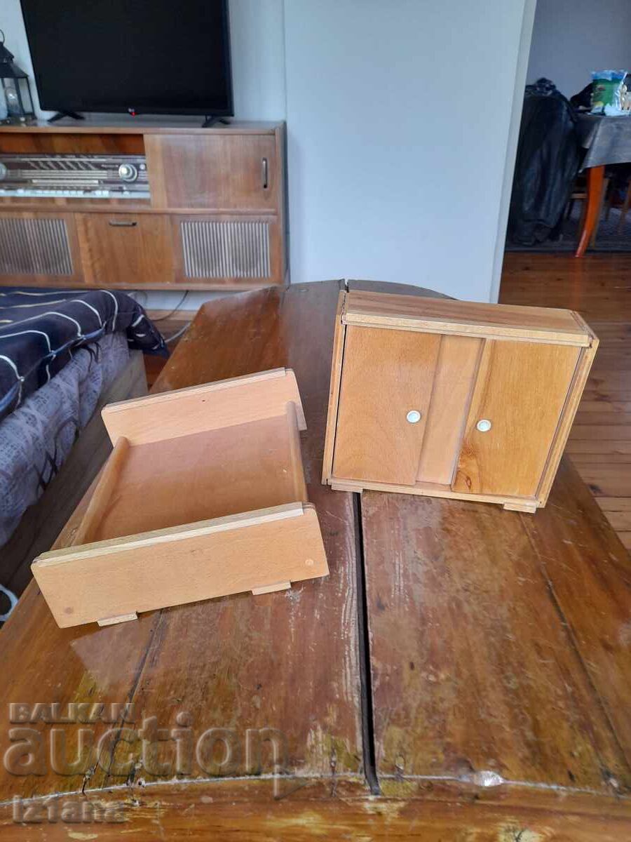 Παλιό παιδικό σετ παιχνιδιών Ντουλάπα και Κρεβατοκάμαρα με τιμή € 47.00 | 91.92 BGN