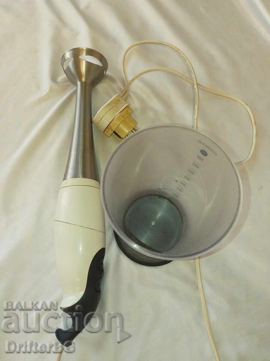 Blender vertical Kenwood cu picior metalic și cană gradată cu preț € 5.00 | 9.78 BGN