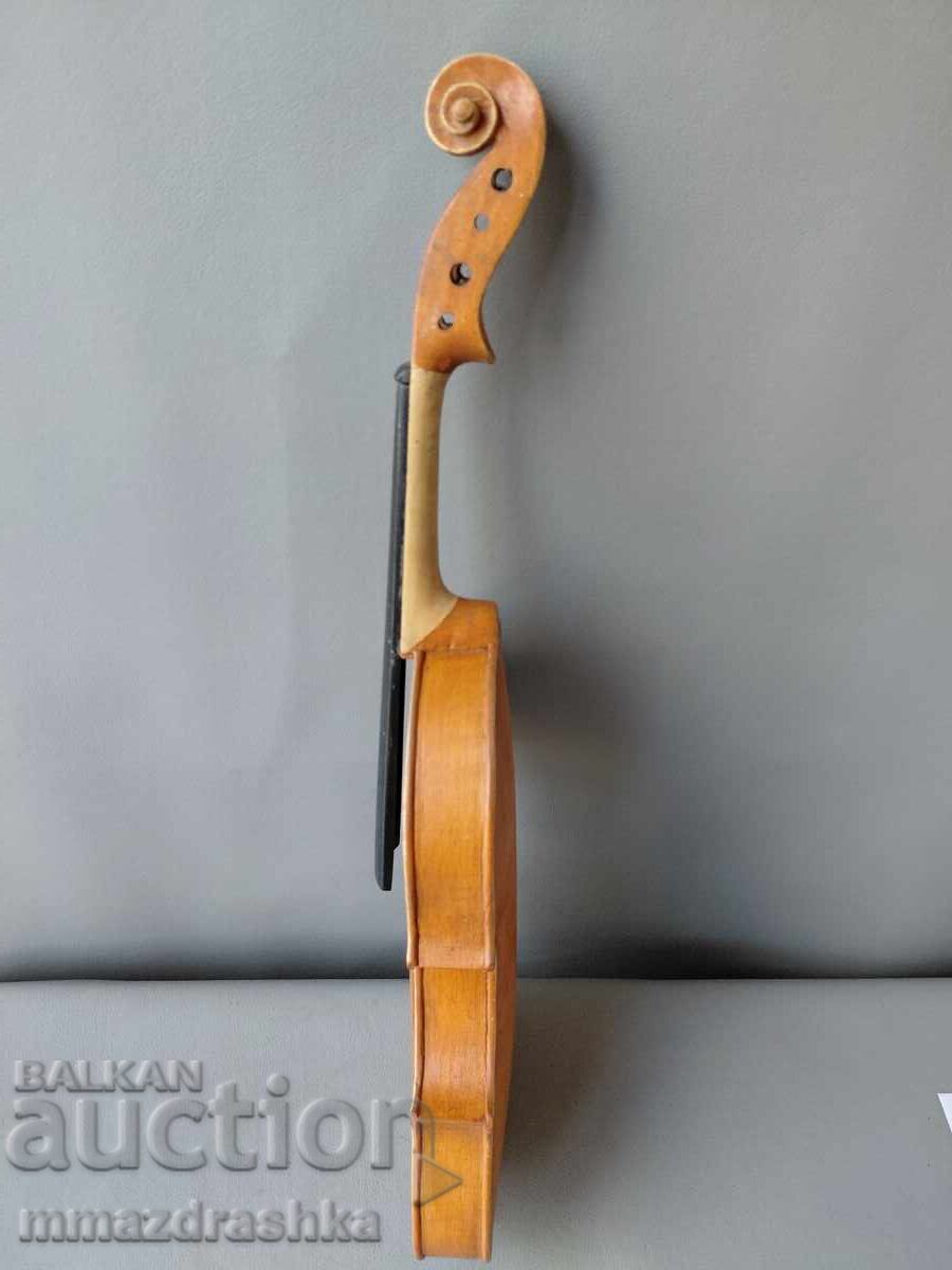 Βιολί για διακόσμηση με τιμή € 0.01 | 0.02 BGN