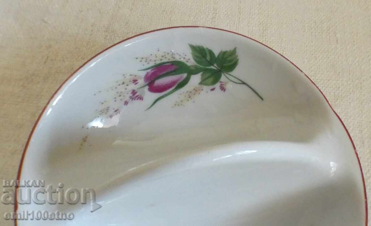 Солница със златен кант стар български порцелан с цена € 3.50 | 6.85 лв.