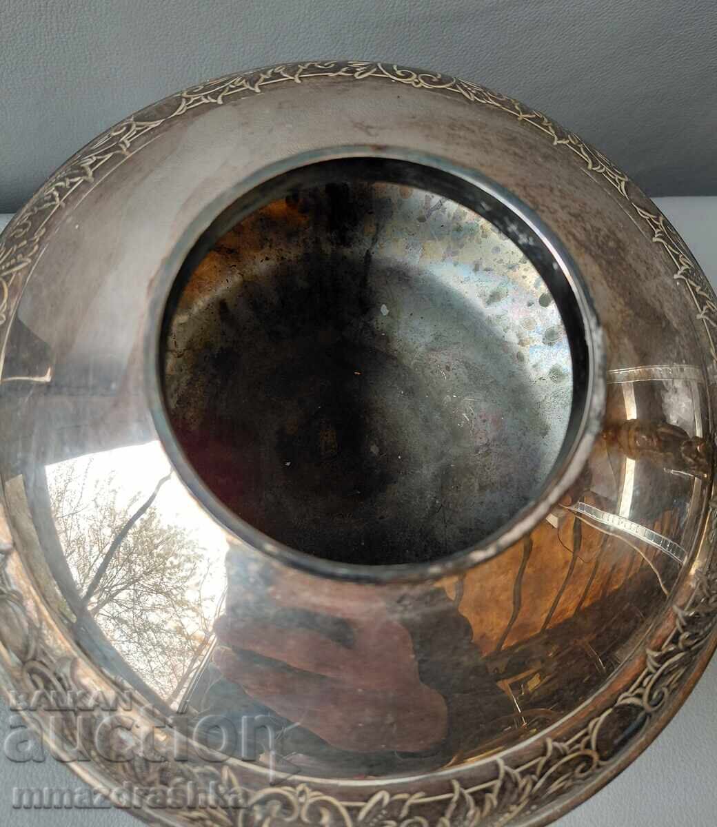 Доставка на Посребрен английски чайник на 100 години