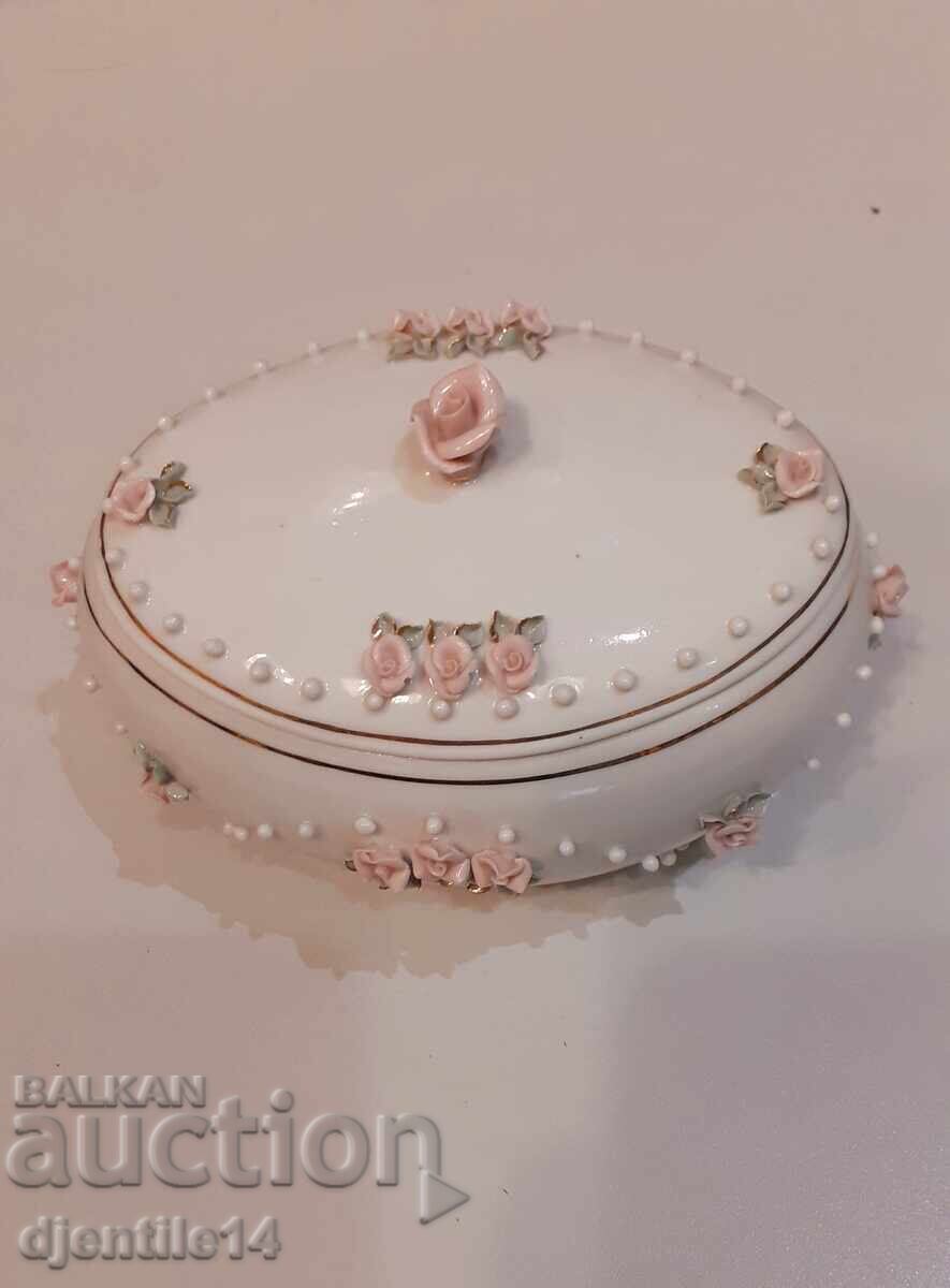 Bombonieră din porțelan Balkanski