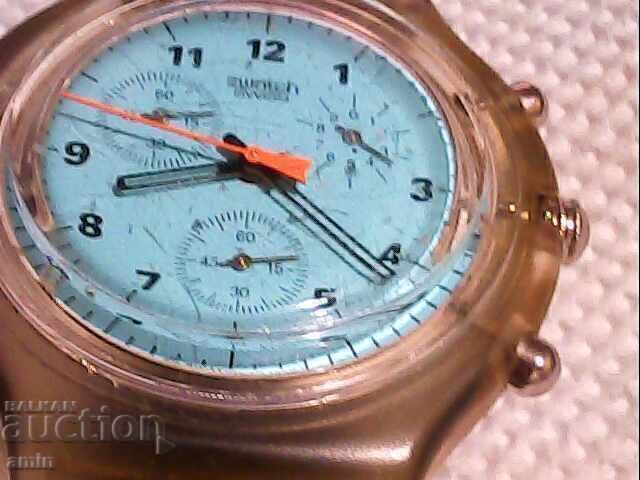 Όμορφο ρολόι χειρός, 4 ωρών, λειτουργεί τέλεια