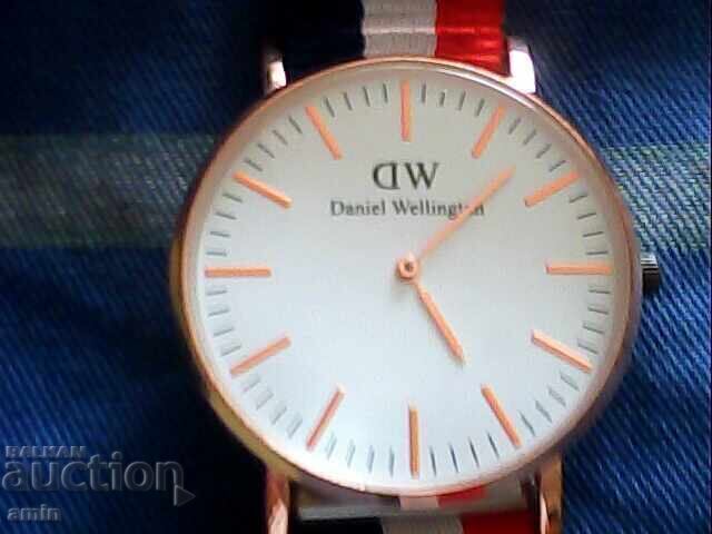 όμορφα ρολόγια 4 ωρών λειτουργούν με τιμή € 20.00 | 39.12 BGN