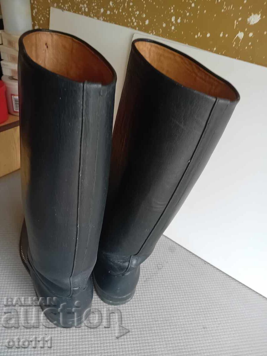 Livrarea Cizme militare regale