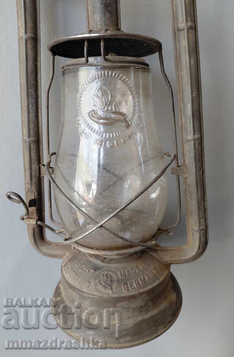 Felinar antic cu gaz Dietz Monarch, vechi de 120 de ani cu preț € 2.50 | 4.89 BGN
