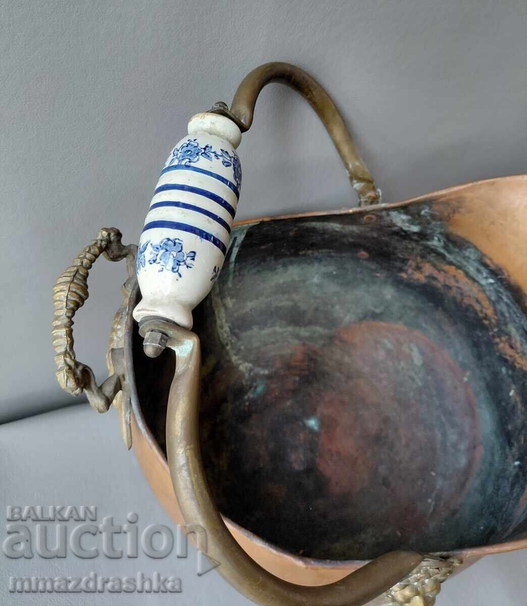 Χάλκινο δοχείο για κάρβουνα 2 με τιμή € 7.50 | 14.67 BGN