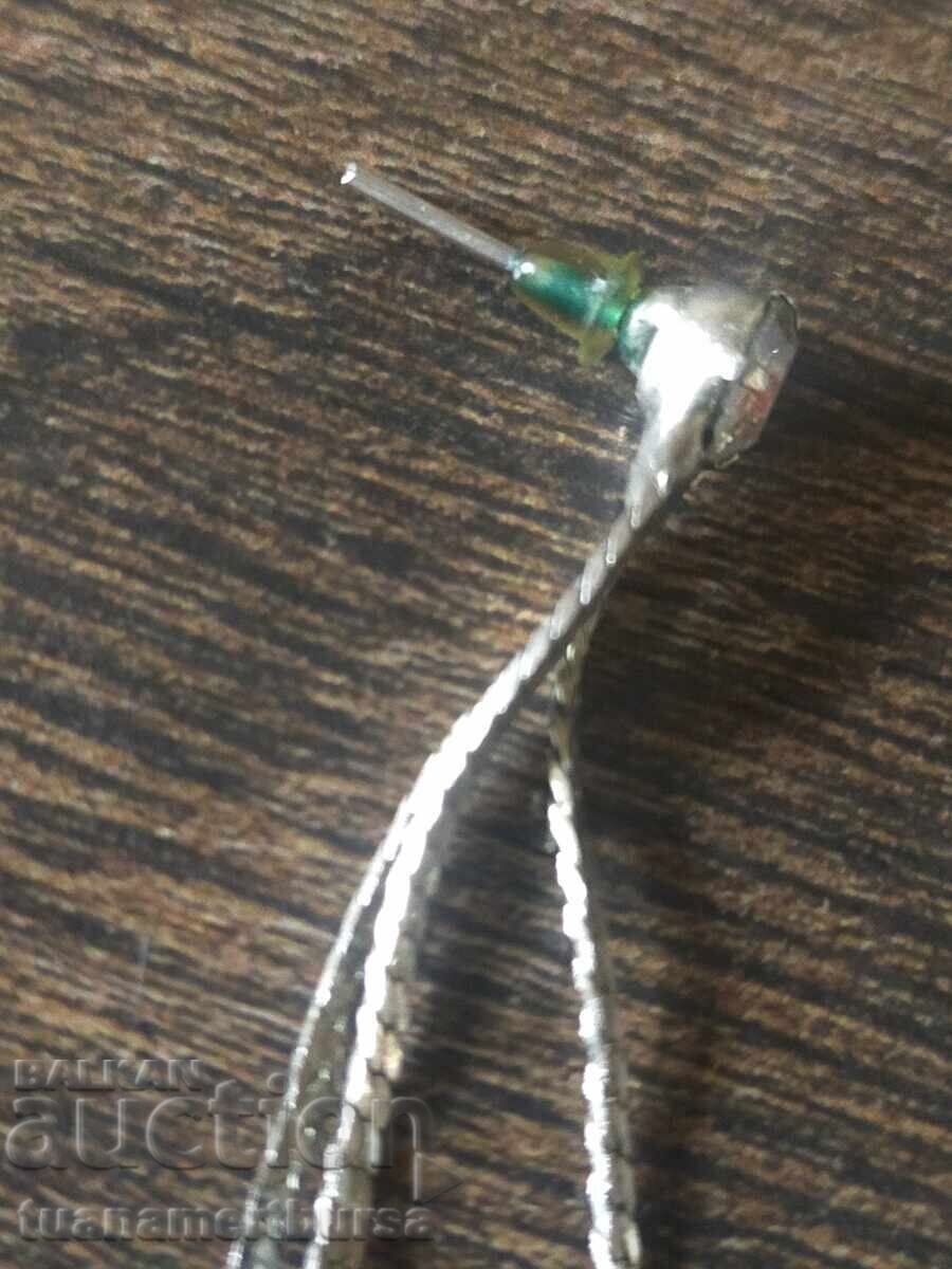 Παράδοση σκουλαρίκι αυτιού