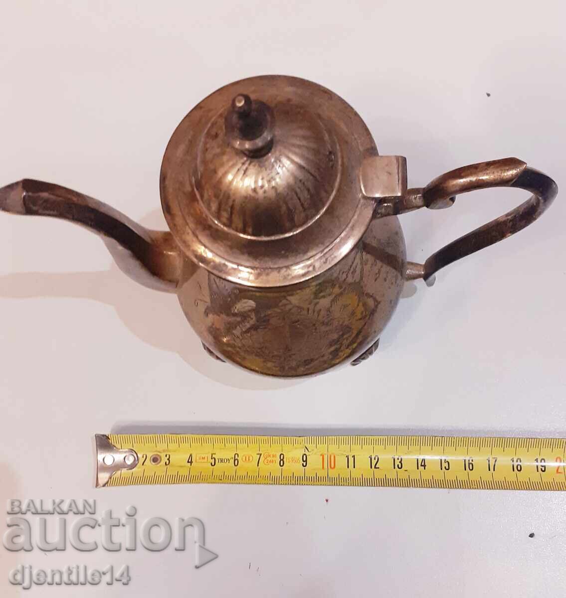 Ceainic vechi argintat cu preț € 30.00 | 58.68 BGN