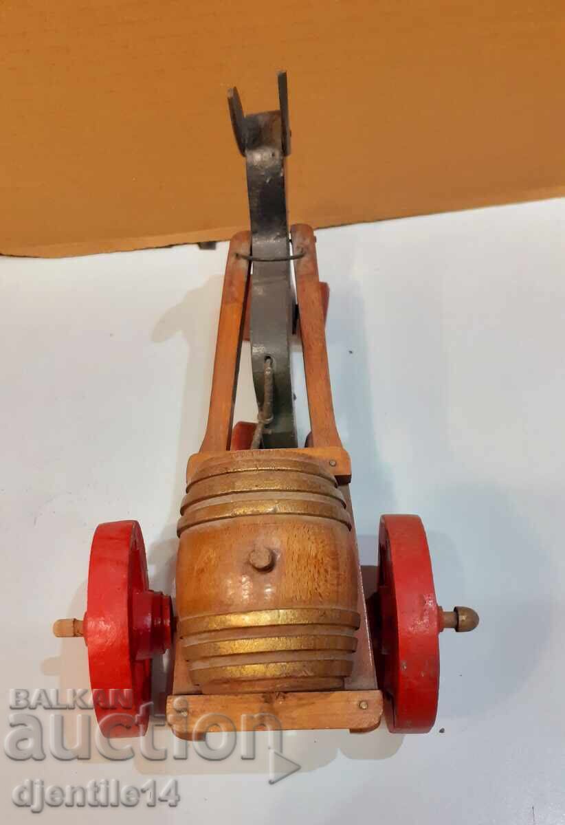 Licitație Jucărie veche din lemn