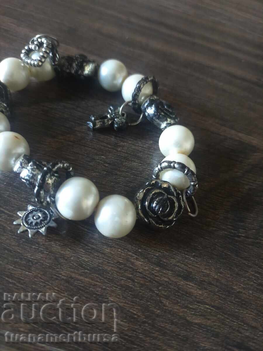 Παράδοση βραχιόλι