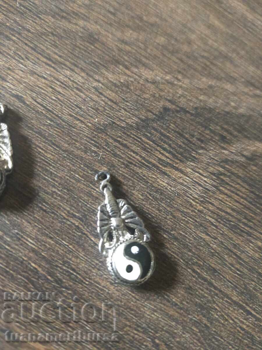 Licitație accesoriu pentru bijuterii